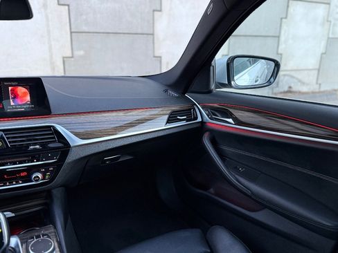 Used 2019 BMW 530i w/ Convenience Package RWD image 21
