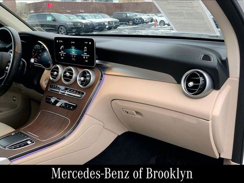 Used 2022 Mercedes-Benz GLC 300 4MATIC image 20