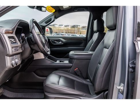 Used 2022 Chevrolet Suburban Z71 image 17