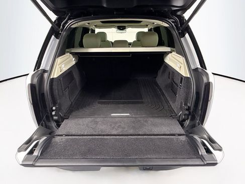 New 2026 Land Rover Range Rover SE image 30