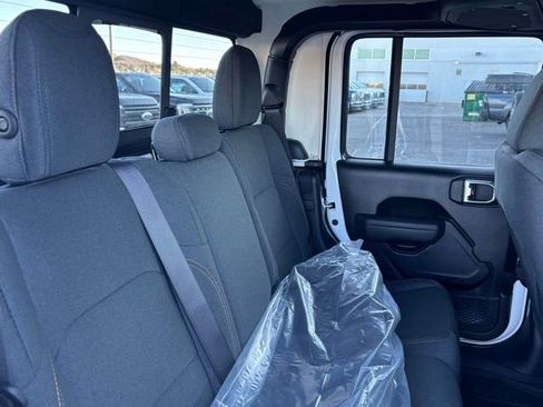 New 2026 Jeep Gladiator Sport AWD/4WD image 23