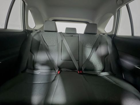 Used 2025 Toyota RAV4 XLE FWD image 33