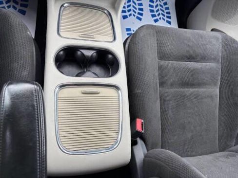 Used 2016 Dodge Grand Caravan SXT w/ Rear Park Assist Package image 30