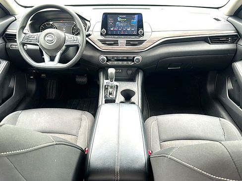 Used 2025 Nissan Altima 2.5 SV FWD image 20