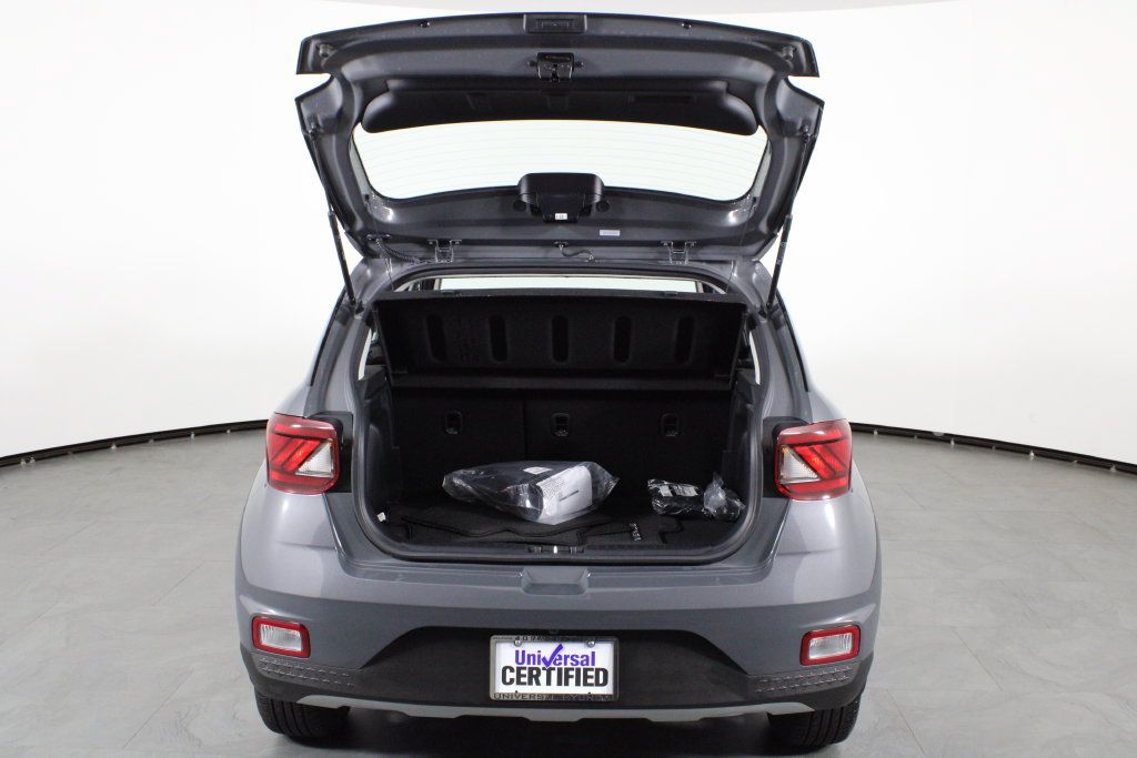 Certified 2026 Hyundai Venue SEL FWD image 17
