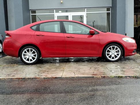 Used 2013 Dodge Dart SXT image 2