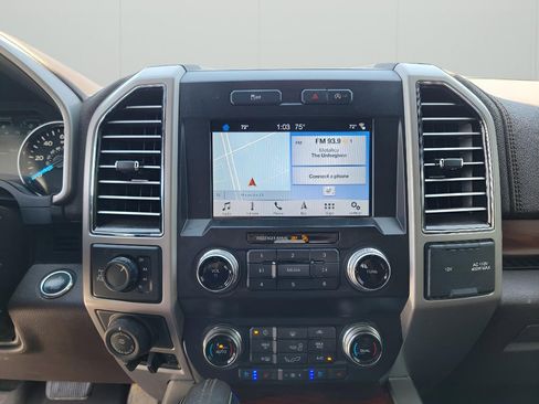 Used 2019 Ford F150 King Ranch w/ Trailer Tow Package AWD/4WD image 19