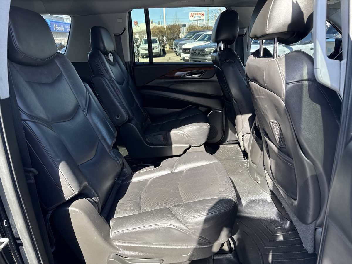 Used 2019 Cadillac Escalade ESV Premium Luxury AWD/4WD image 23