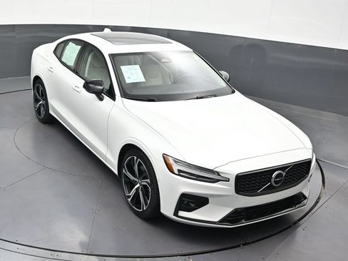 Certified 2024 Volvo S60 B5 Plus FWD image 23