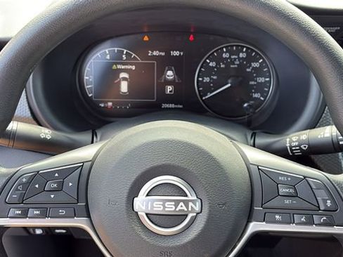 Used 2023 Nissan Kicks SV FWD image 11