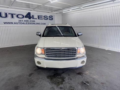 Used 2007 Chrysler Aspen Limited image 2