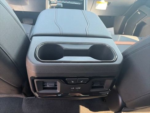 New 2026 GMC Sierra 1500 AT4 w/ AT4 Premium Package AWD/4WD image 13