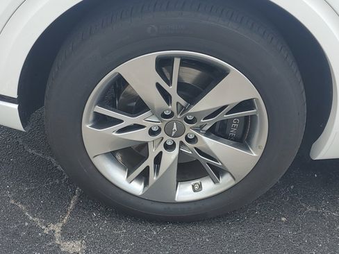 Used 2024 Genesis GV70 3.5T Sport AWD/4WD image 8