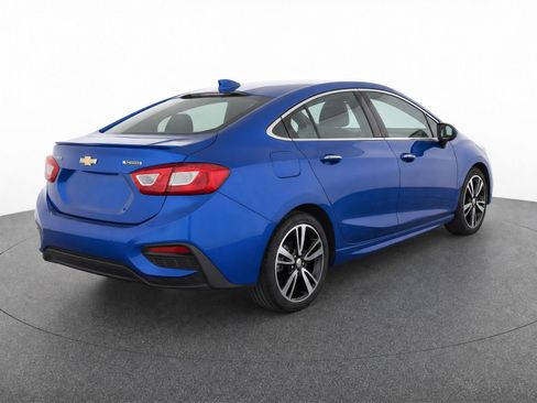 Used 2017 Chevrolet Cruze Premier w/ RS Package FWD image 5
