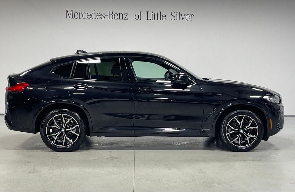 Used 2024 BMW X4 xDrive30i w/ M Sport Package AWD/4WD image 7