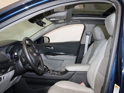 Certified 2022 Cadillac XT4 Premium Luxury w/ Enhanced Visibility Package image 7