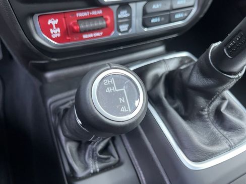 Used 2026 Jeep Wrangler Unlimited Rubicon AWD/4WD image 45