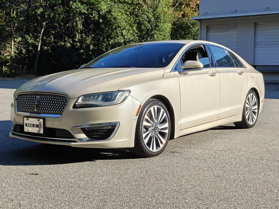 Used 2018 Lincoln MKZ Reserve w/ Technology Package FWD image 3