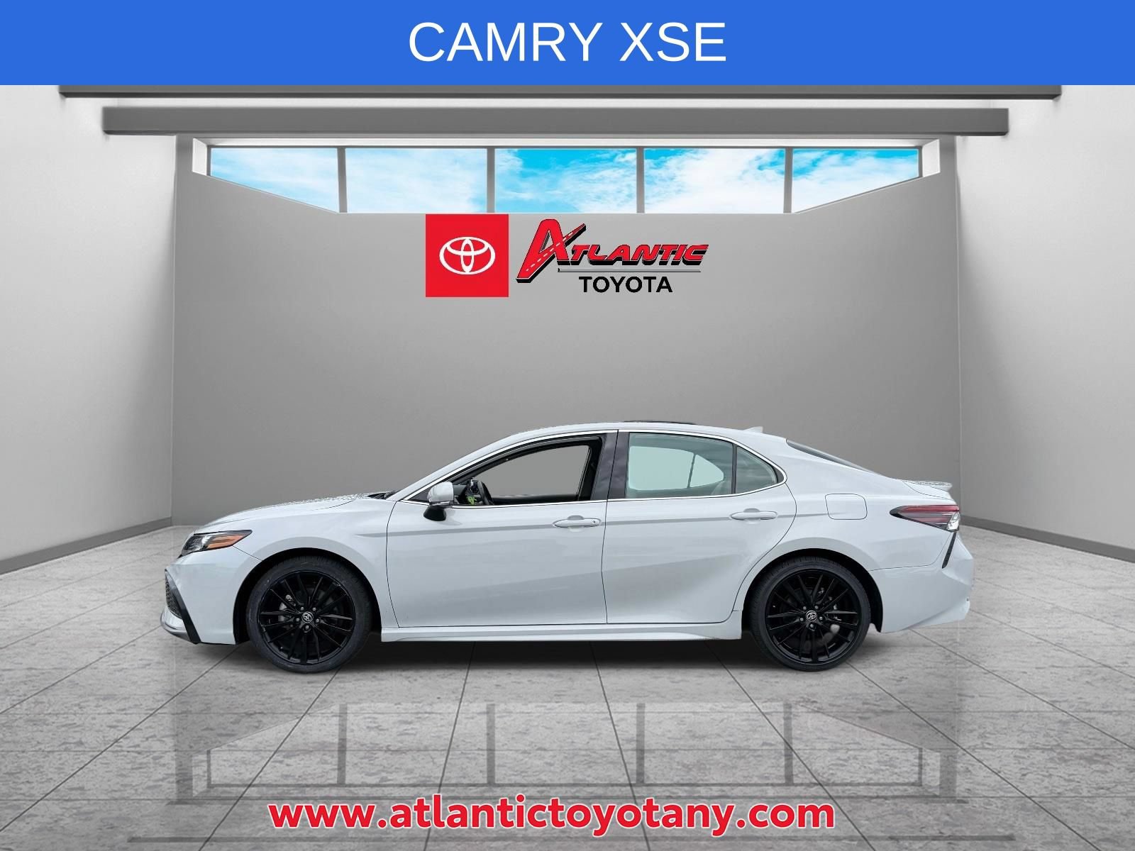 Used 2024 Toyota Camry XSE FWD image 4
