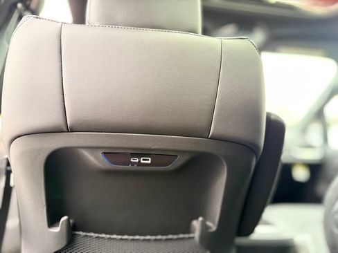 New 2026 Chrysler Pacifica Select AWD/4WD image 31