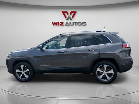 Used 2019 Jeep Cherokee Limited AWD/4WD image 2