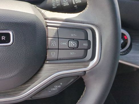 Used 2024 Jeep Wagoneer Series II w/ Flexible Seating Group RWD image 18