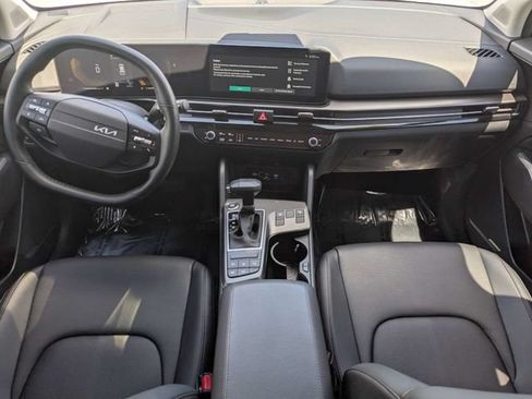 Used 2026 Kia Sportage EX FWD image 16