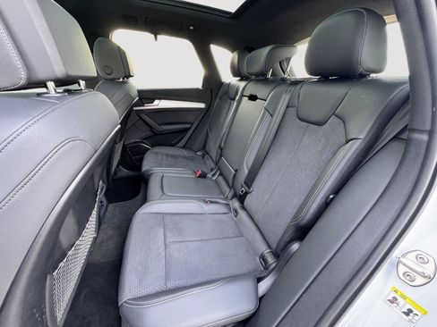 Used 2024 Audi Q5 e Prestige w/ Prestige Package image 22