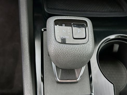 Used 2023 Nissan Rogue SV image 24