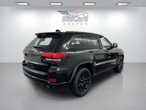 Used 2019 Jeep Grand Cherokee Altitude image 4