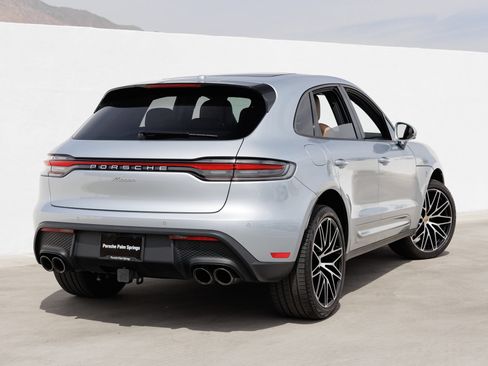 Certified 2026 Porsche Macan AWD/4WD image 7