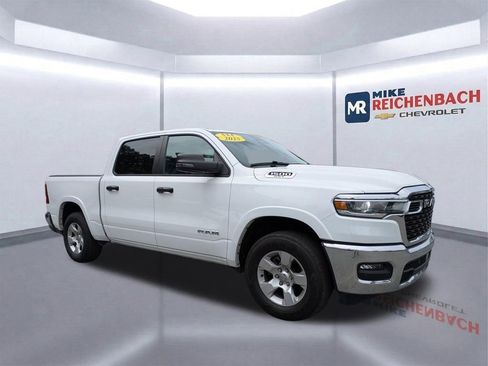 Used 2025 RAM 1500 Big Horn AWD/4WD image 2