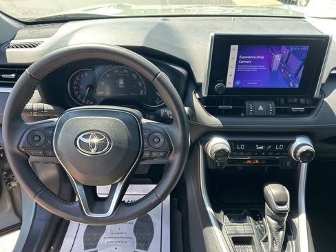 Used 2023 Toyota RAV4 XLE Premium image 6