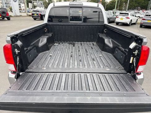 Used 2017 Toyota Tacoma SR5 w/ Tow Package image 15
