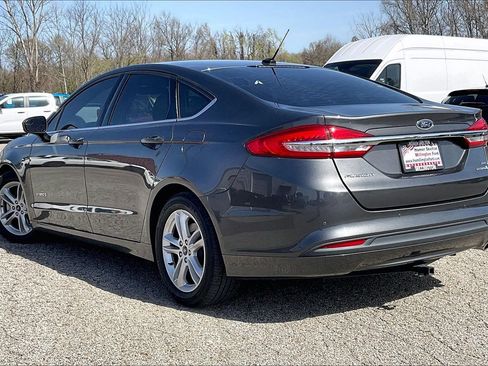 Used 2018 Ford Fusion SE image 3