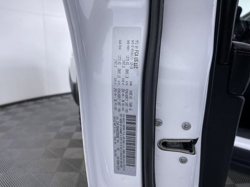 Used 2019 Jeep Cherokee Trailhawk image 12