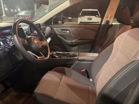 Used 2022 Nissan Rogue SV image 10