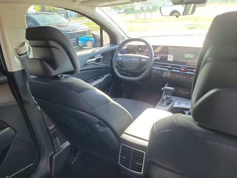 New 2026 Kia Sportage SX FWD image 13