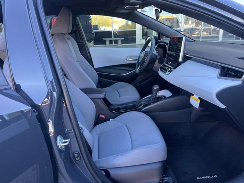 Used 2025 Toyota Corolla SE image 19