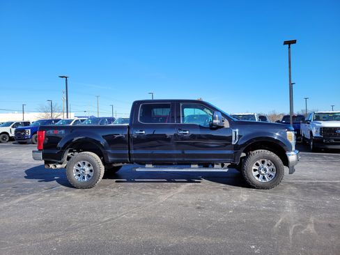 Used 2019 Ford F250 XLT w/ XLT Premium Package image 2