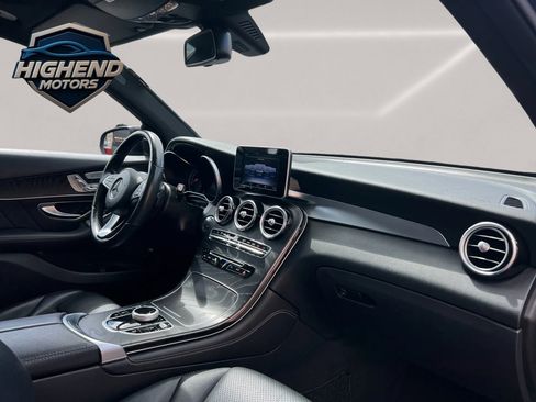 Used 2018 Mercedes-Benz GLC 300 4MATIC w/ AMG Line image 28