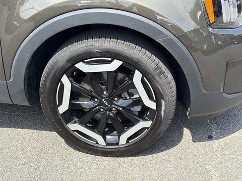 Used 2024 Kia Telluride EX w/ EX Captain's Chair Package AWD/4WD image 7