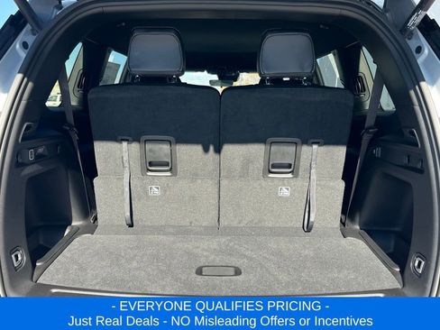 New 2025 Jeep Grand Cherokee L Laredo image 29