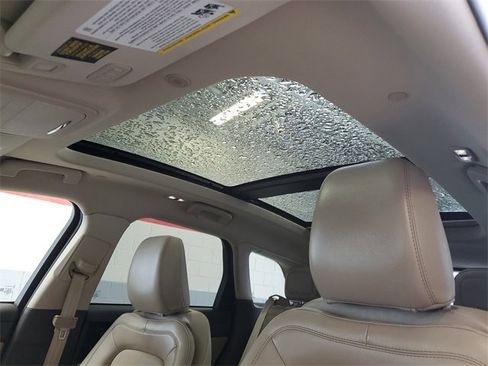 Certified 2023 Lincoln Corsair Reserve w/ Equipment Group 201A image 13