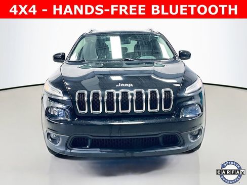 Used 2017 Jeep Cherokee Latitude w/ Comfort & Sound Group image 2