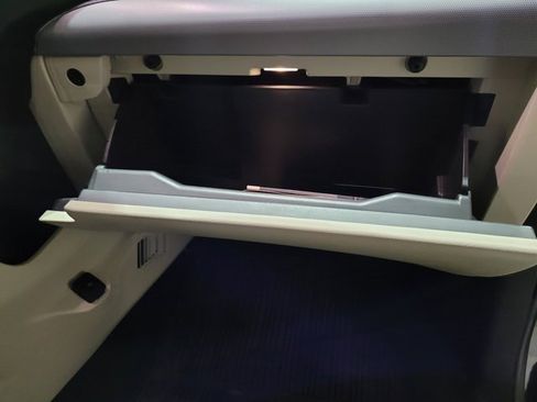 Used 2021 Ford Edge Titanium image 65