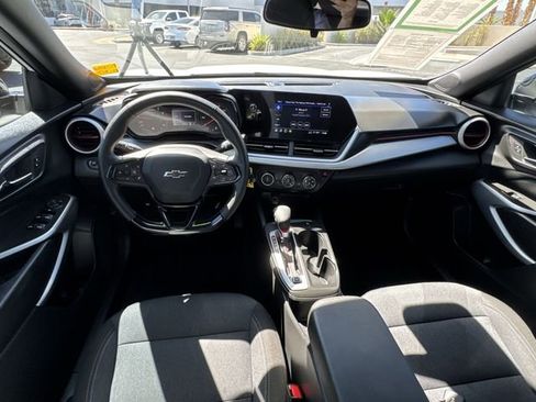 Used 2024 Chevrolet Trax RS w/ Driver Confidence Package FWD image 19