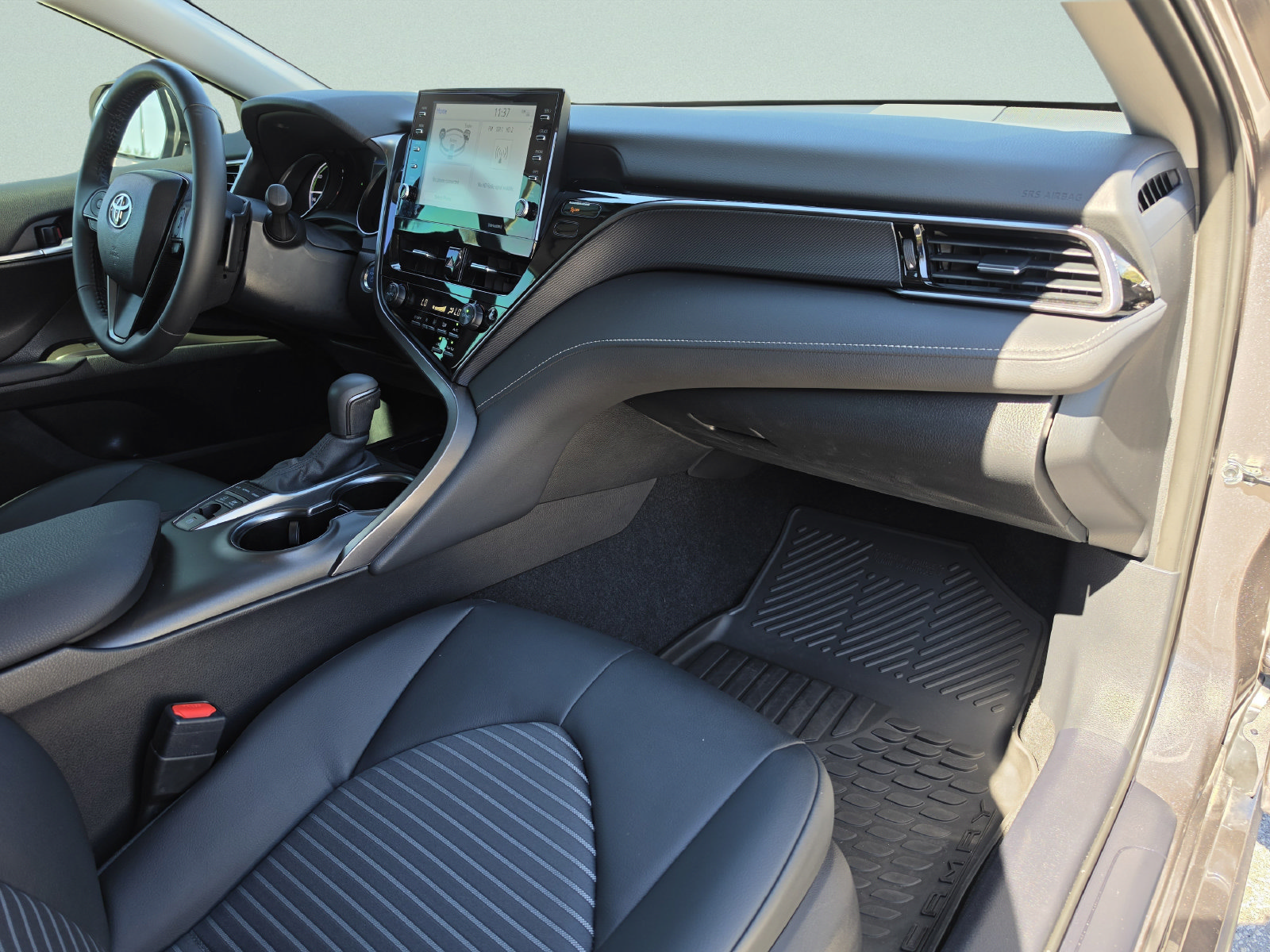 Used 2024 Toyota Camry SE w/ Audio Upgrade Package FWD image 17