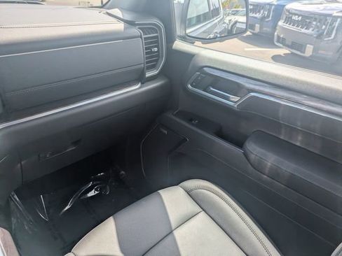Used 2025 Chevrolet Silverado 1500 LTZ AWD/4WD image 17