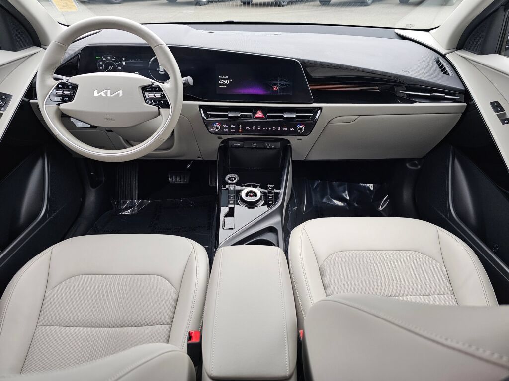 Certified 2023 Kia Niro Wind w/ Wind Preserve Package FWD image 9